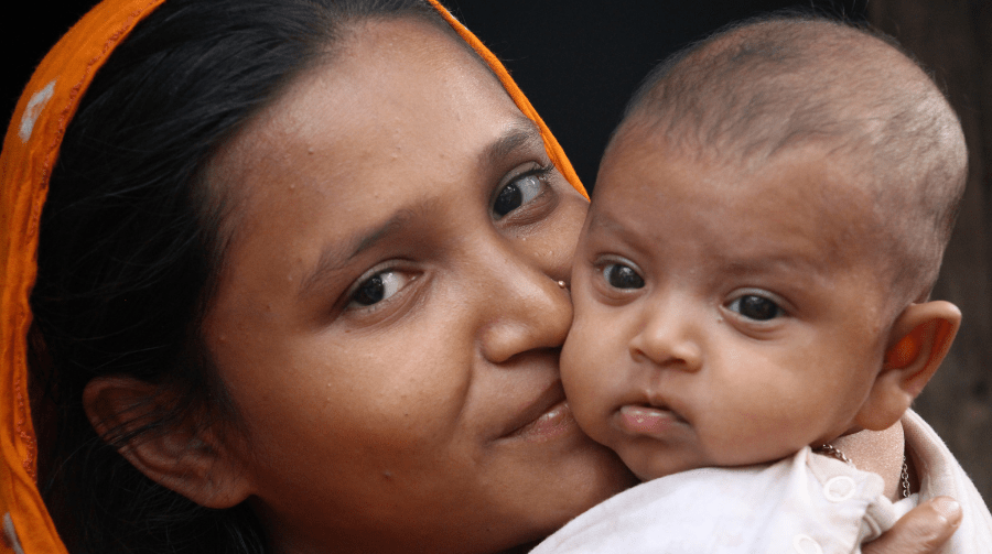 Mère et bébé au Bangladesh © Enfants du Monde