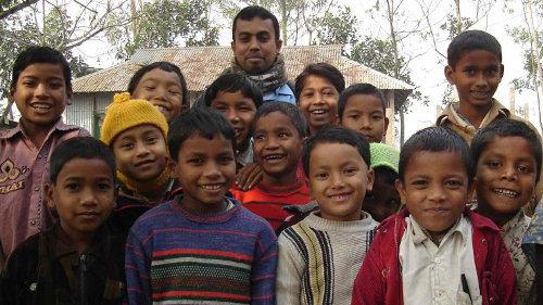 Classe de jeunes garçons - Projet en éducation au Bangladesh 
