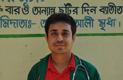 Sheik Akhtaruzzaman Rajib, médecin que nous avons formé au Bangladesh